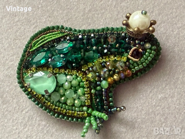 Ръчно изработена брошка 