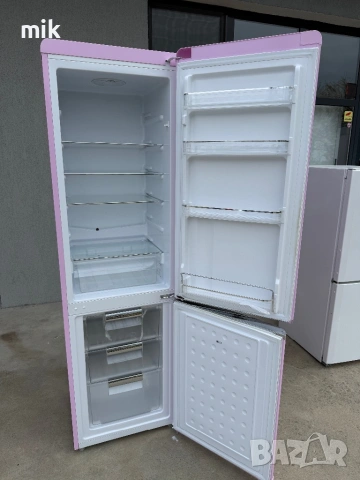 Розов Хладилник SMEG с фризер, снимка 4 - Хладилници - 54214117