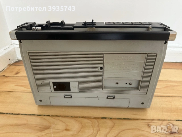 Sanyo vintage касетофон Japan , снимка 4 - Радиокасетофони, транзистори - 54499633