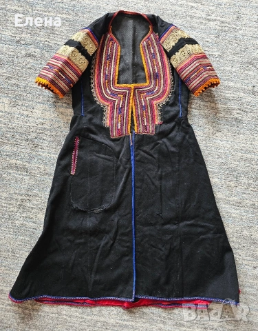 Автентична кюстендилска казмирена сая със сърма