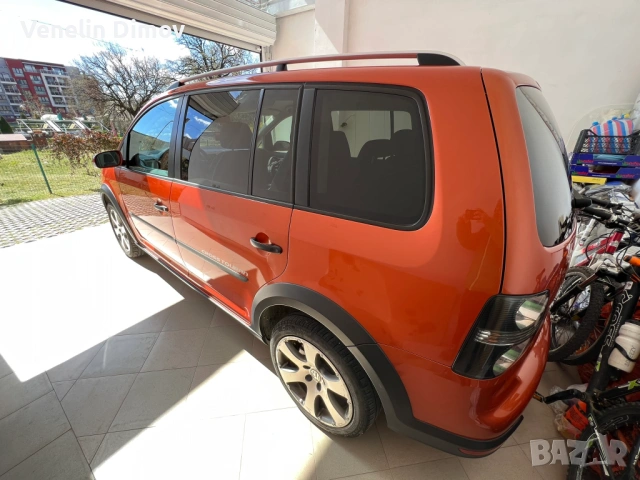 VW Touran CROSS 1.9 105, снимка 4 - Автомобили и джипове - 54348679