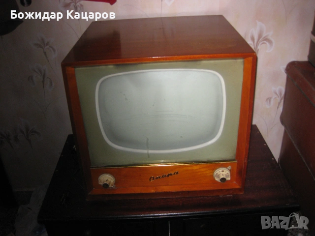 Стар телевизор Опера.  Работи, но вее. Цена-110 евро, при взимане от място- 100 евро. Пращам по Екон