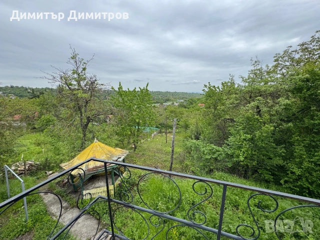 Двуетажна масивна вила в Кованлъка, снимка 3 - Къщи - 54585476