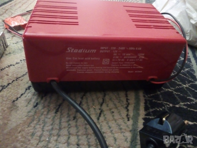 Stadium 12V charger, снимка 2 - Аксесоари и консумативи - 54666211