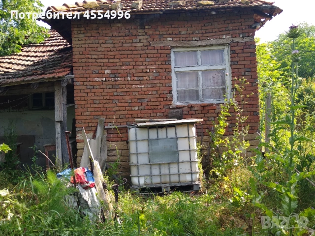 Продавам УПИ от 2420 кв м., ведно със стара едноетажна къща в с.Светлина, общ. Средец, Бургаска обл., снимка 2 - Къщи - 54752683