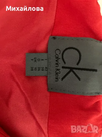 Червена рокля на Calvin Klein, размер S, снимка 4 - Рокли - 55577236