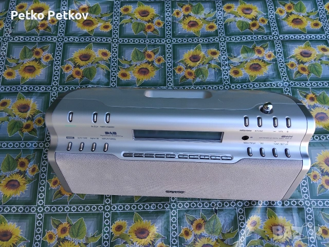 Цифрово радио във безупречно въшно състояние ( Sony XDR-S1) , снимка 4 - Радиокасетофони, транзистори - 54985915
