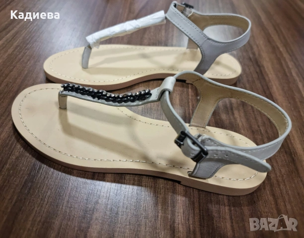 Равни дамски сандали Calvin Klein Jeans, модел Dara Shiny Vacchetta, снимка 5 - Сандали - 55160385