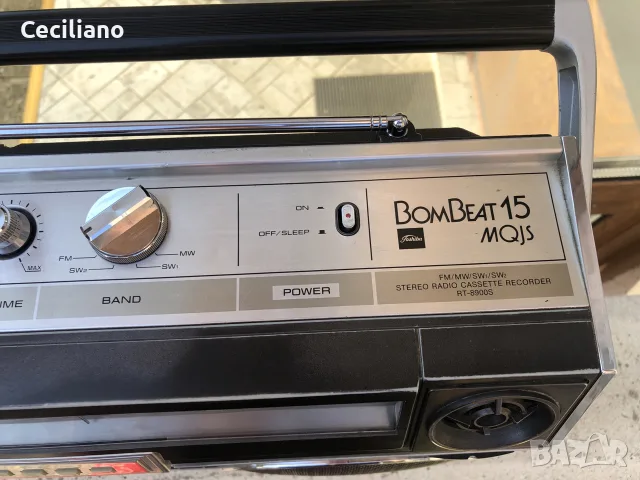 радиокасетофон TOSHIBA RT-8900S BOMBEAT 15, снимка 8 - Радиокасетофони, транзистори - 55341417