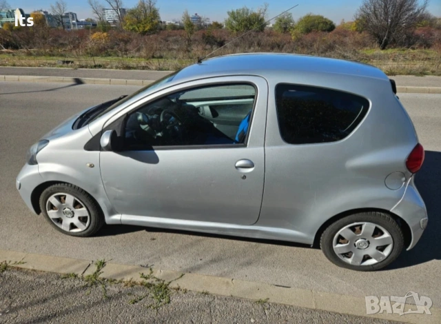 Toyota Aygo 1.0 бензин | Автоматик |, снимка 12 - Автомобили и джипове - 53190994