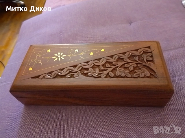 Индия нова дървена кутия с мет.орнаменти 200х87х48 мм ръчна изработка 
