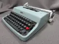 СТАРА РЕТРО ПОРТАТИВНА ПИШЕЩА МАШИНА OLIVETTI LETTERA 32 ITALY AZERTY, снимка 3