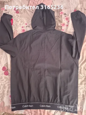 Нова ветровка Calvin Klein, снимка 3 - Спортни дрехи, екипи - 55446494