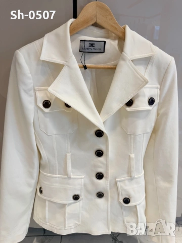 Стилен дамски костюм, снимка 3 - Костюми - 54219928