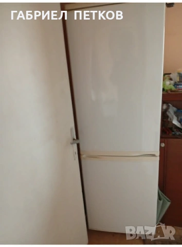 продавам хладилник и фризер работи