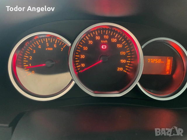 Dacia Lodgy 1,5D 7м, снимка 11 - Автомобили и джипове - 54777279