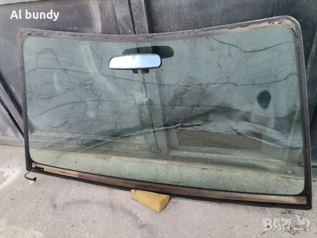 Предно стъкло за Субару Аутбек 2000г, снимка 2 - Части - 53986490