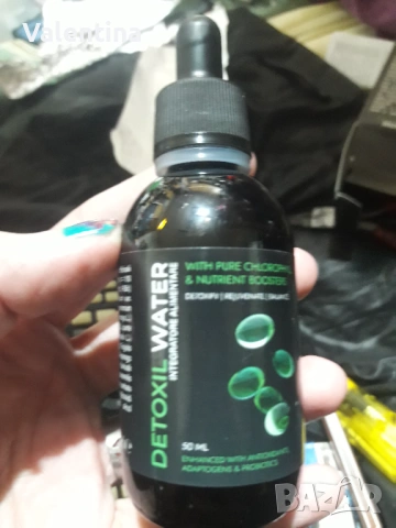 Продавам Detoxil Water