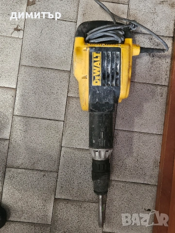Оригинален професионален къртач DeWALT SDS-Max – с куфар и шило