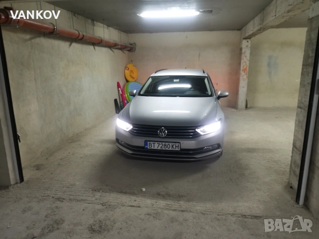 VW Passat Variant 2.0 TDI, снимка 12 - Автомобили и джипове - 54361792