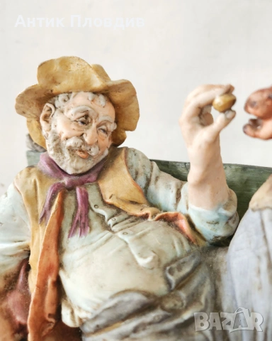Порцеланова фигура Capodimonte, снимка 3 - Антикварни и старинни предмети - 54540994
