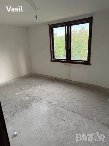 Двуетажна къща в с. Покрайна, снимка 13 - Вили - 54347473