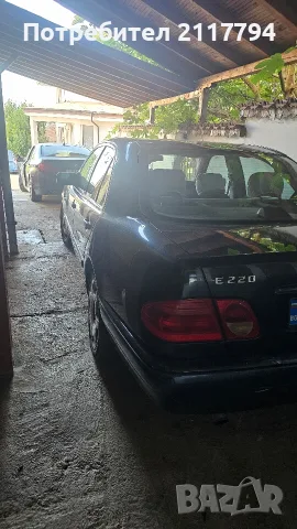 Mercedes Benz E 220D, снимка 3 - Автомобили и джипове - 55586218