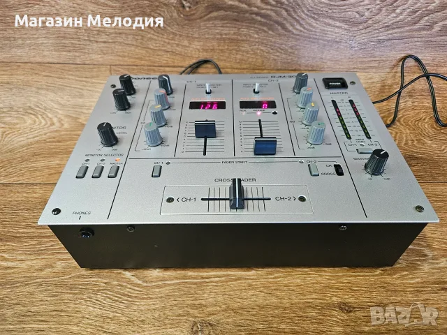 Миксер Pioneer DJM-300-S Silver / Легендарен DJ миксер Pioneer DJM-300-S – Култов аналогов модел с, снимка 10 - Ресийвъри, усилватели, смесителни пултове - 55429023