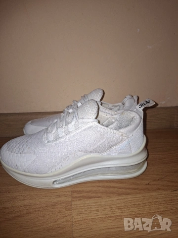Бели маратонки Nike , снимка 6 - Маратонки - 55094311