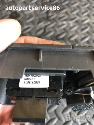 Бутон за стъкло и говорител за задна дясна врата за Vauxhall Opel Signum (2002-2006), снимка 2 - Части - 54968415