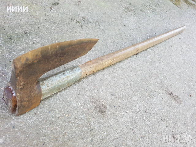 Брадва Сърп и Чук 