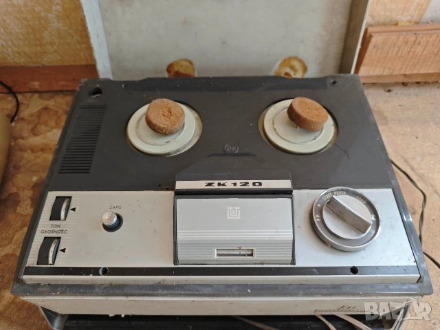 Продавам стари касетофони , телевизори ,списания , магнетофони ., снимка 12 - Антикварни и старинни предмети - 54087184