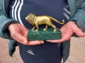 Авторска пластика Месингови лъв на мрамор, снимка 7