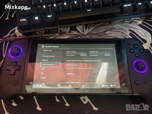Nintendo Switch + microSD 250GB , снимка 2 - Nintendo конзоли - 54895107