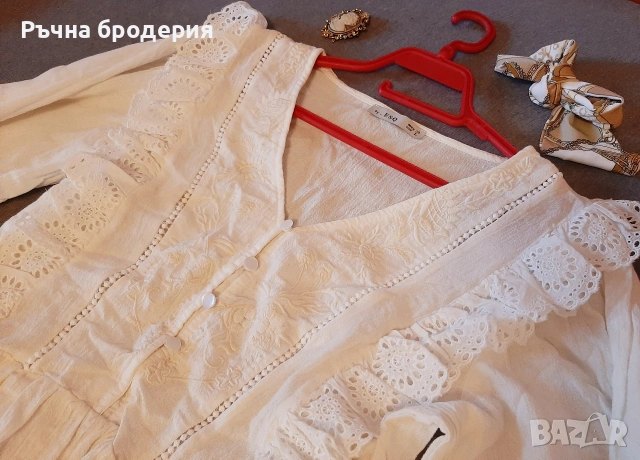 Дамска бяла риза с нежна бродерия, дантела, къдри, седефени копчета и буфан ръкав