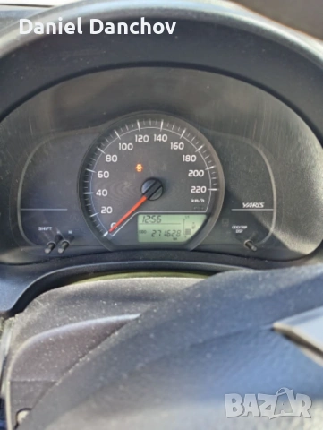 Toyota yaris 1.0 vvti 2013г, снимка 5 - Автомобили и джипове - 54099500