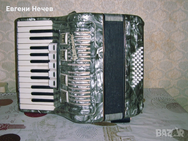 ПРОДАВАМ  АКОРДЕОН  " ВЕЛТМАСТЕР"  40  БАСА  В  ОТЛИЧНО  СЪСТОЯНИЕ  ЗА  150 Евро