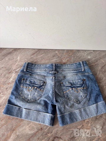 Vintage къси панталонки bershka с ниска талия , снимка 2 - Къси панталони и бермуди - 54572153