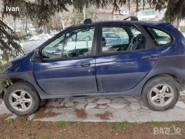 Renault Scenic 2.0 Rx4 газ/бензин, снимка 4 - Автомобили и джипове - 54069027