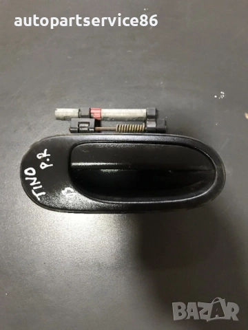 Външна дръжка на предна дясна врата черна за Nissan Almera Tino (2003)