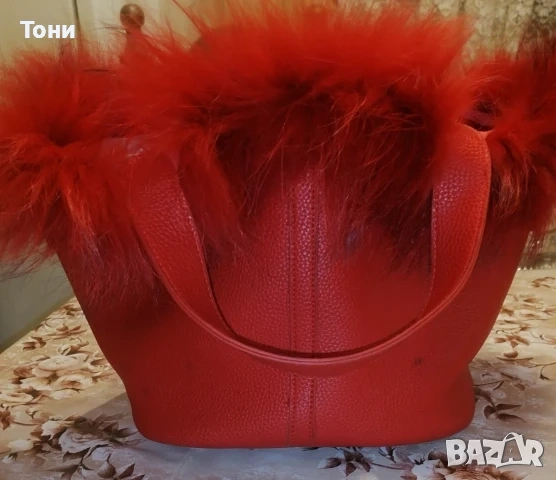 Нова Кожена Дамска Чанта с Пух, снимка 2 - Чанти - 54459677