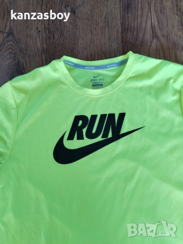 nike dri fit - страхотна мъжка тениска L, снимка 2 - Тениски - 54839419