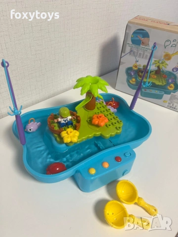 Музикална водна пързалка с рибки и части на конструктор, водна маса, игра