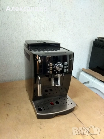 Кафеавтомат De’Longhi Magnifica-S, снимка 4 - Кафемашини - 54967961