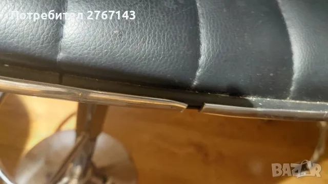 Бар стол/ подходящ и за грим регулируем, снимка 3 - Кушетки - 55504640