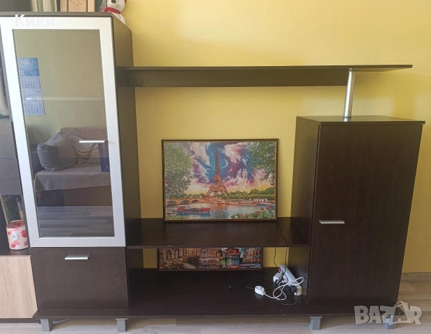 Секция за телевизор (TV секция) със стъклена витрина, 192 см., цвят венге.