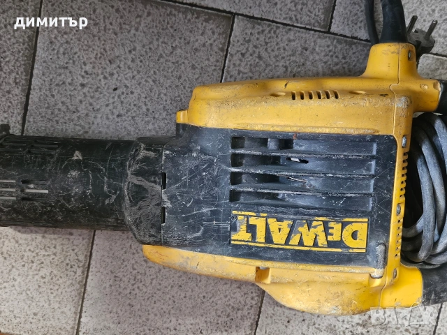 Оригинален професионален къртач DeWALT SDS-Max – с куфар и шило, снимка 2 - Други инструменти - 54377281