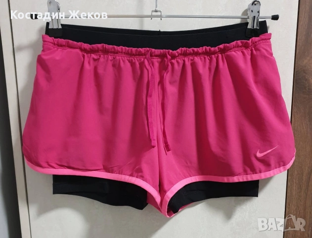 Дамски оригинални къси панталонки със клинче Nike DRI FIT 