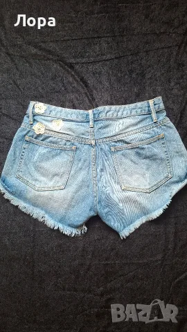 Дамски дънкови панталони GUESS , снимка 3 - Къси панталони и бермуди - 55602856