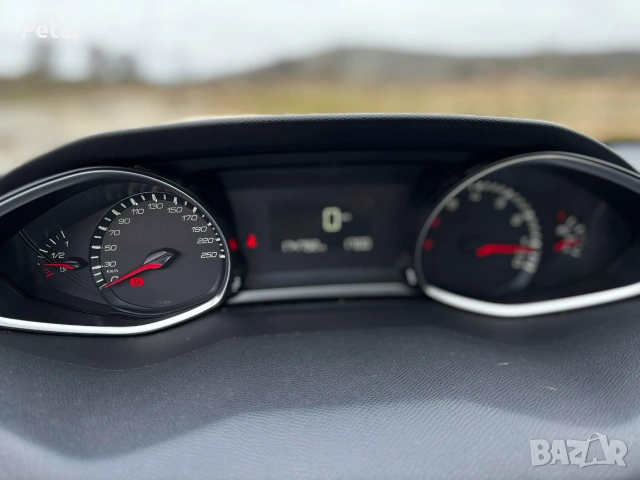 Peugeot 308 SW 1.2, снимка 10 - Автомобили и джипове - 55232606